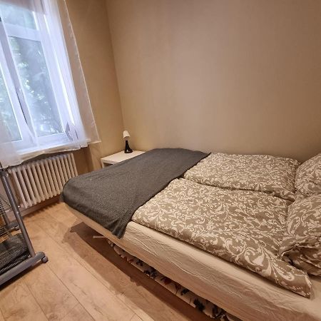 Cosy One Seperate Bedroom Apartment In City Center, Perfect For Family Trip. リガ エクステリア 写真