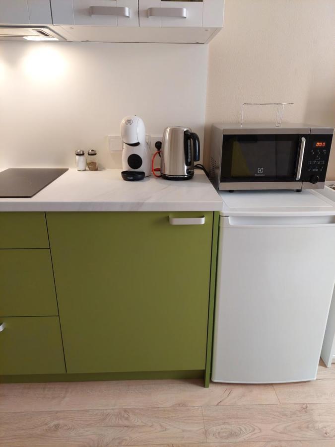 Cosy One Seperate Bedroom Apartment In City Center, Perfect For Family Trip. リガ エクステリア 写真